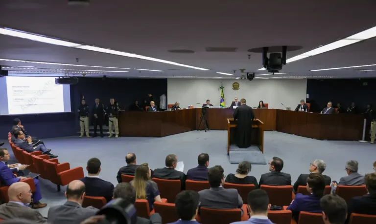 Confira os principais pontos do segundo dia do julgamento de Bolsonaro e mais sete réus; STF o retoma na próxima terça-feira (9)