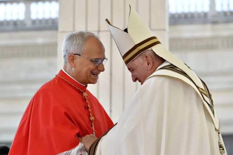Papa Leão XIV diz que manterá políticas de Francisco na Igreja Católica
