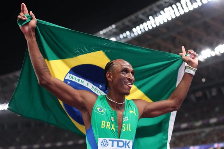 Alison dos Santos conquista medalha de prata no Mundial de Atletismo