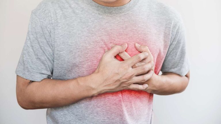 Especialista fala da relação entre dor na mandíbula e infarto