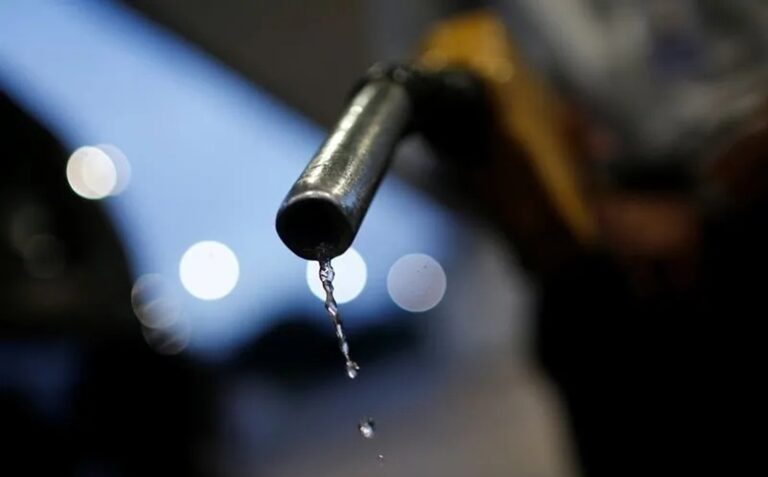 ICMS em gasolina e etanol sobe R$ 0,10 por litro a partir de janeiro
