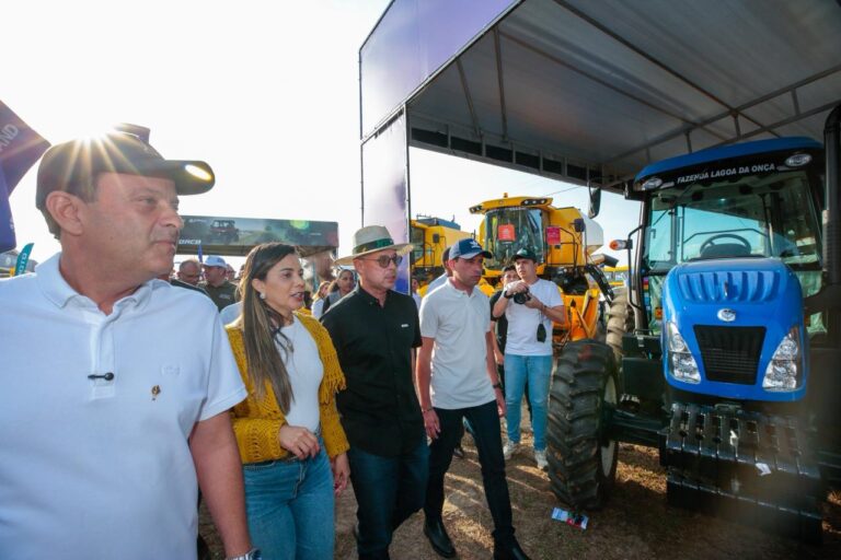 Governador participa da ExpoGlória 2025 e reforça importância da bacia leiteira na economia sergipana