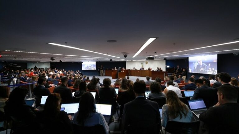 Veja como foi o primeiro dia do julgamento de Bolsonaro no STF