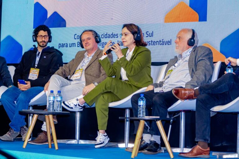 Em evento nacional, prefeita de Aracaju defende avanços da eletromobilidade e isenção do ICMS para frota elétrica