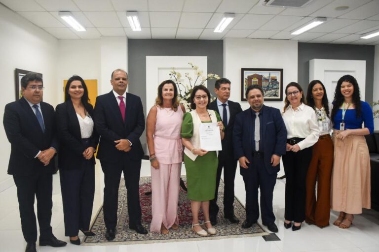 Prefeitura e MPT-SE firmam acordo para combater trabalho infantil em Aracaju