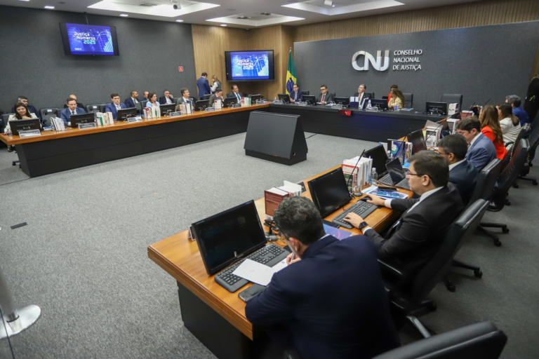 Judiciário brasileiro registra produtividade histórica em 2024