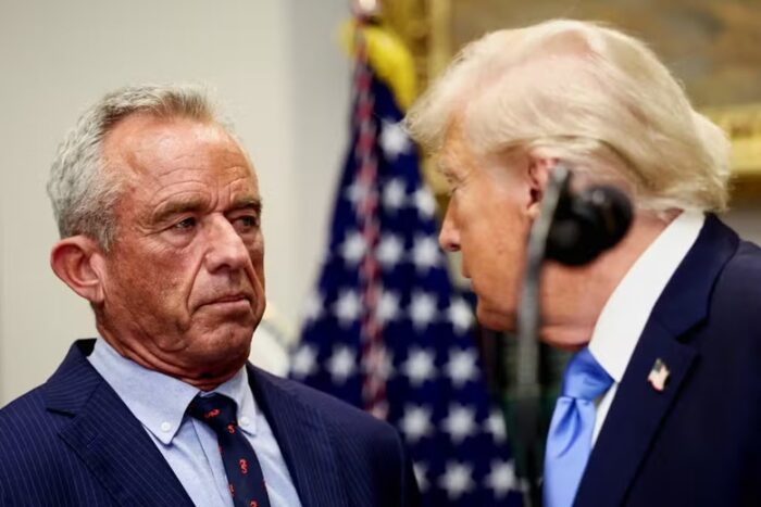 Sem base científica, Trump liga remédio a casos de autismo
