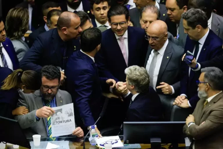Conselho de Ética da Câmara abre processos disciplinares contra deputados federais por bloqueio do plenário por anistia