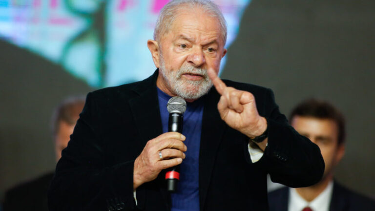 Lula cobra ao Banco Central redução da taxa de juros
