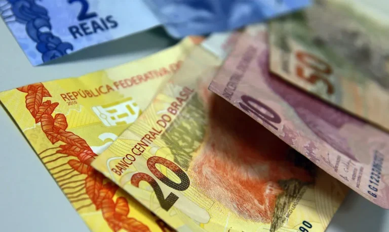Senado aprova PL que agiliza portabilidade de salários, além de modalidade de crédito com juros menores