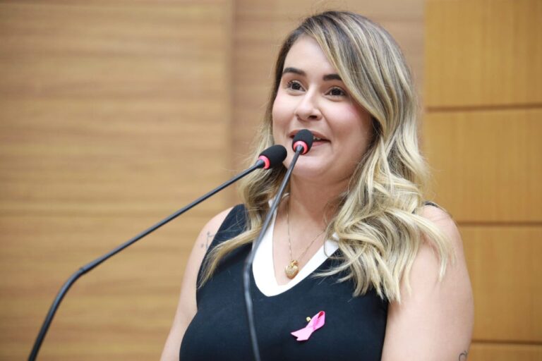 Animais livres de correntes: sancionada a Lei nº 9.766/2025 de autoria da deputada Kitty Lima