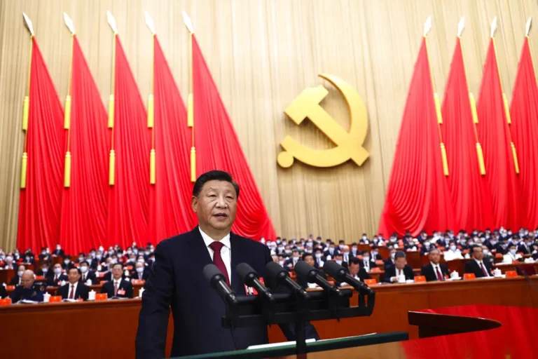 Regime comunista da China lança maior operação contra cristãos em décadas e prende líderes evangélicos