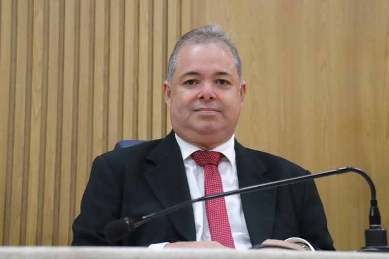 Rodrigo Fontes retorna ao cargo na Câmara de Vereadores de Aracaju