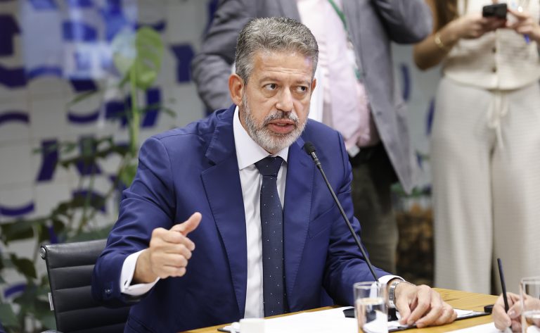 Isenção do IR é primeiro passo para reforma sobre a renda, diz relator de projeto
