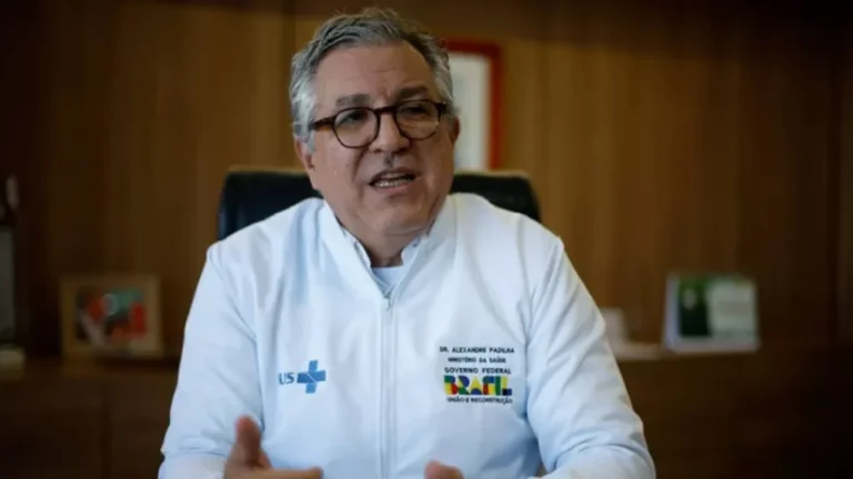 Antídoto contra metanol vai chegar ao Brasil até o fim desta semana, afirma ministro da Saúde