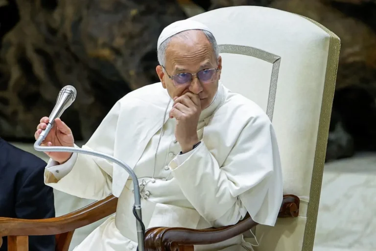 Pela primeira vez, papa Leão XIV se reúne com vítimas de abuso sexual na Igreja