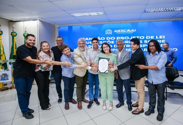 Prefeita Emília Corrêa sanciona lei que regulamenta o transporte complementar na Zona Sul de Aracaju
