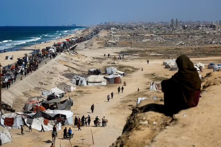 Armas e governo em Gaza são questões em aberto no acordo de paz