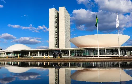 Congresso Nacional derruba vetos presidenciais a projetos sobre habilitação de condutores e isenção de taxas para Embrapa