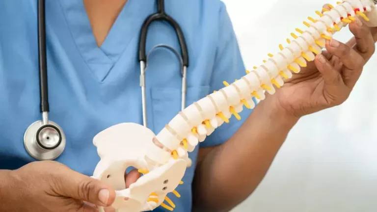 Polilaminina: Anvisa autoriza estudo clínico com substância que pode ajudar na recuperação de lesões na medula espinhal