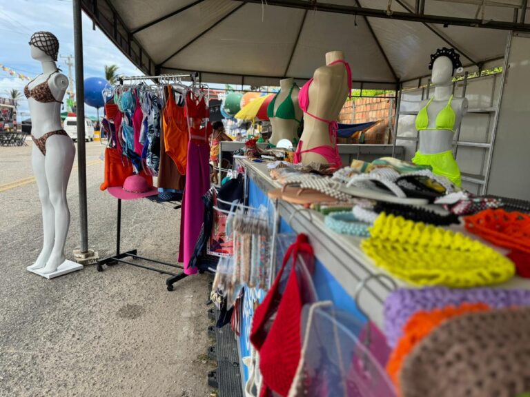 Empreendedores comemoram geração de renda no Verão Sergipe na Praia da Caueira
