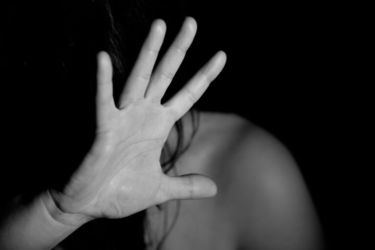 Julgamentos de casos de feminicídio no Brasil cresceram 17% em 2025, revela CNJ