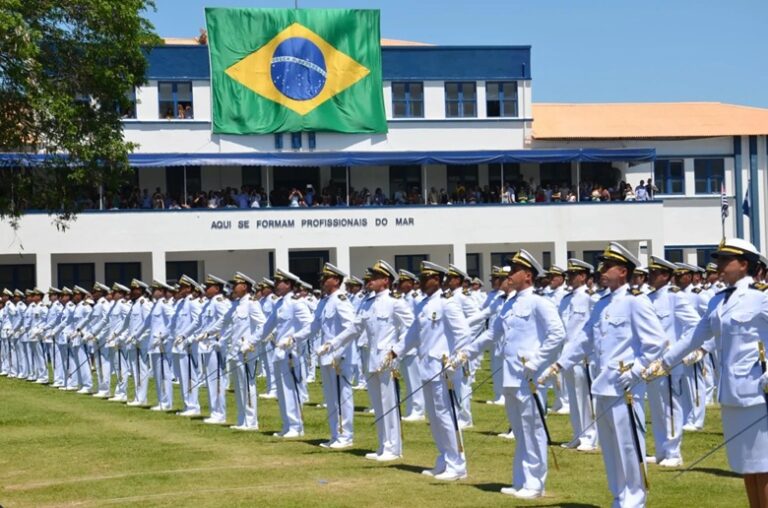 Marinha lança concurso com 1.680 vagas para Fuzileiros Navais exigindo apenas nível médio e salário de até R$ 2,5 mil