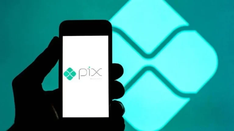 Alerta: malware PixRevolution rouba dinheiro durante transferências PIX no Android