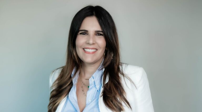 Quando a bola rola, a violência aumenta: campanha alerta para agressões contra mulheres em dias de jogo de futebol. 