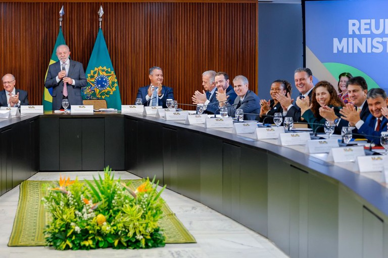 Dezoito ministros do governo Lula deixam cargos para disputar eleições; conheça os novos gestores das respectivas pastas