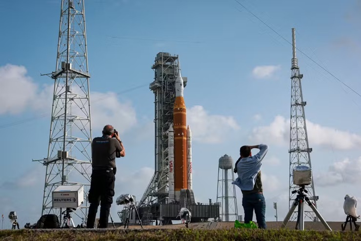Nasa se prepara para lançar primeira missão à órbita lunar após mais de 50 anos
