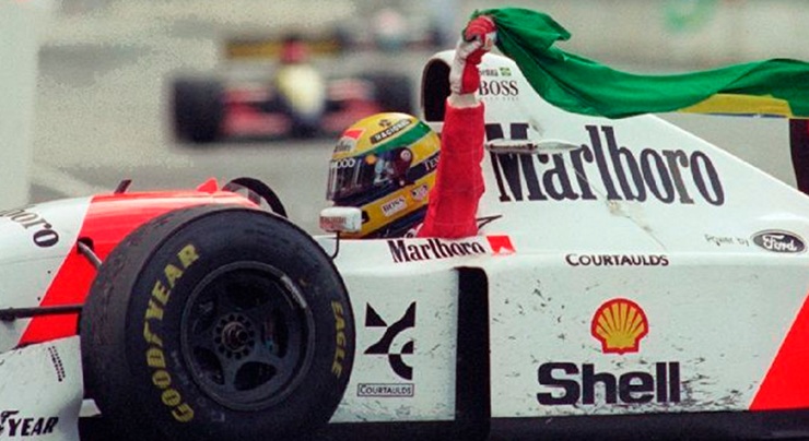 CCJ aprova inclusão de Ayrton Senna no Livro dos Heróis da Pátria