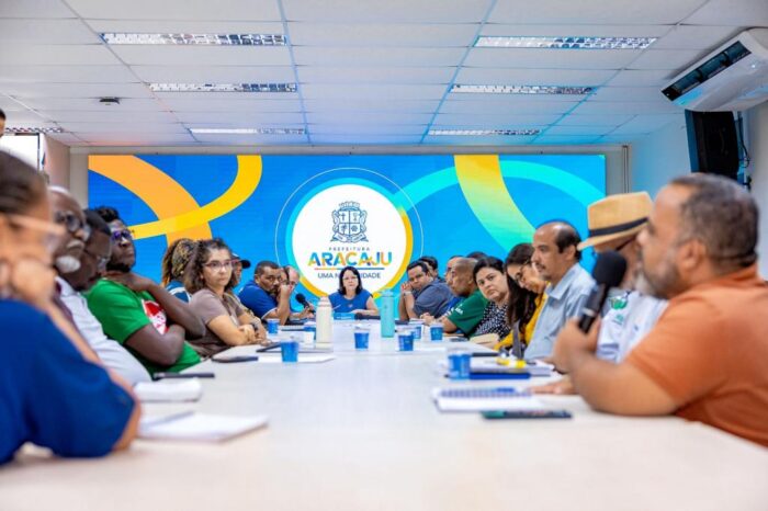 Prefeita de Aracaju anuncia reajuste de mais de 5% para servidores efetivos após negociação com sindicatos