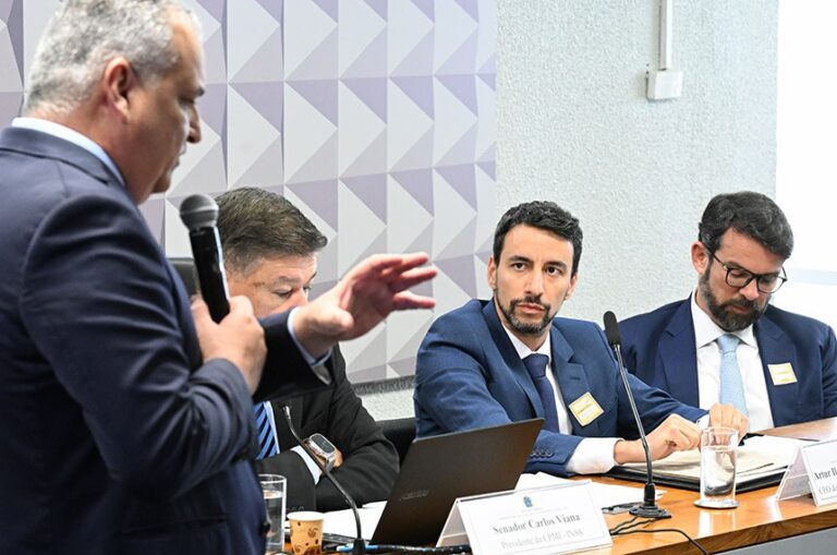 Para relator da CPMI do INSS, diretor do Banco C6 Consignados deve ser investigado por possíveis fraudes