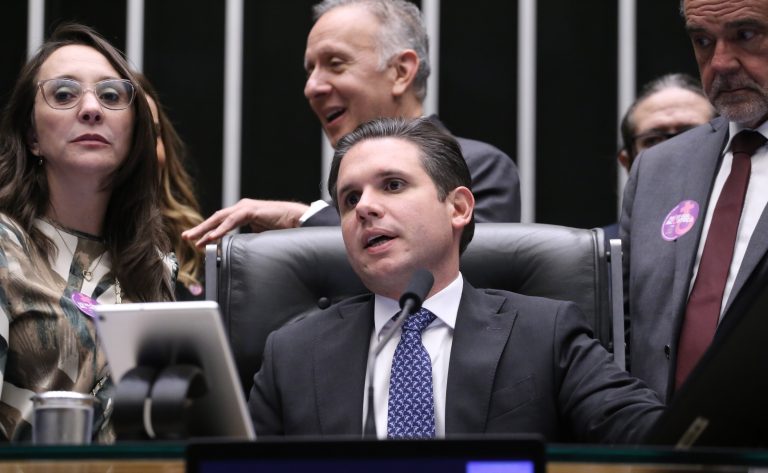 Câmara dos Deputados aprova programa “Antes que aconteça” para prevenir casos de violência contra mulheres; PL vai para sanção presidencial