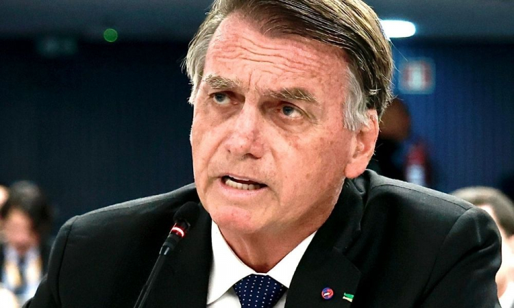 Moraes concede prisão domiciliar a Bolsonaro