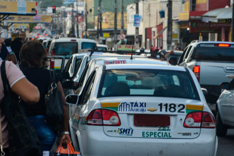 Em Aracaju, vereadores aprovam PL que reduz taxas para trabalhadores do transporte complementar