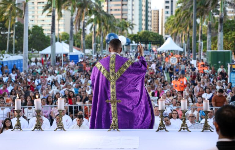 Show católico encerra celebração dos 171 anos de Aracaju
