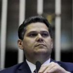 Alcolumbre não promulga PEC e oposição vê última esperança para 6×1