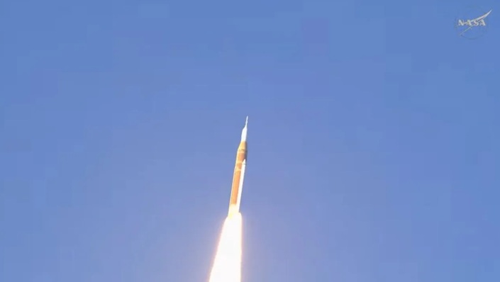 Nasa lança missão tripulada histórica à Lua após 50 anos
