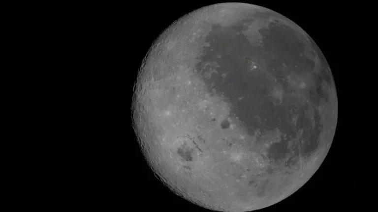 Artemis 2 registrou mais de 7 mil fotos da superfície lunar que ampliarão estudos sobre crateras