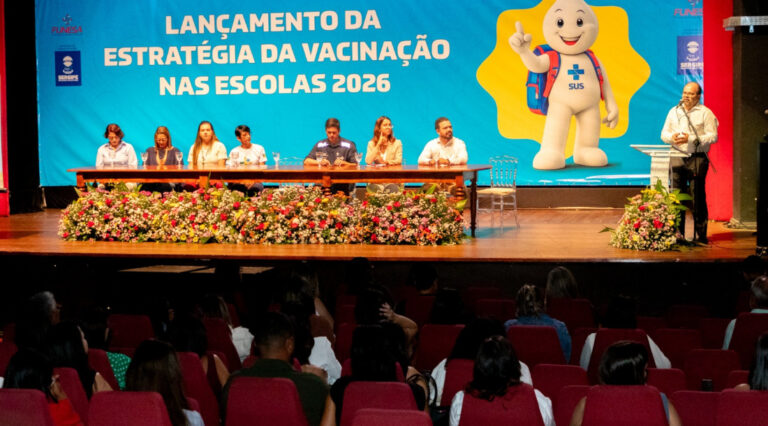 Sergipe leva vacinação às escolas para ampliar cobertura entre crianças e adolescentes