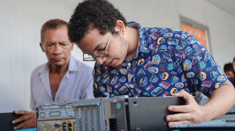 Programa de inclusão digital já capacitou 2,6 mil pessoas em Sergipe