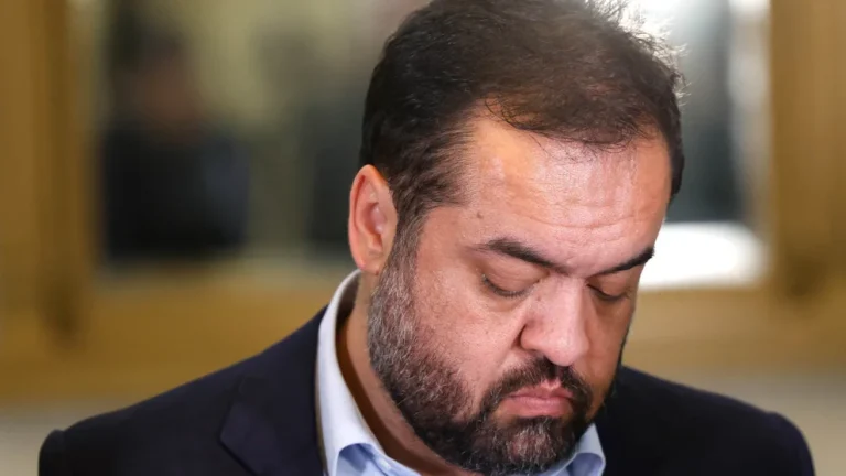 Ex-governador do RJ, Cláudio Castro anuncia desistência da candidatura ao Senado, em meio a investigações sobre relação com Vorcaro no caso Master