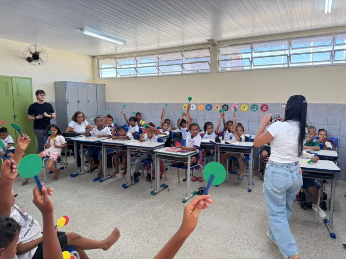 Educação alimentar vira brincadeira e conquista crianças em escola de Aracaju