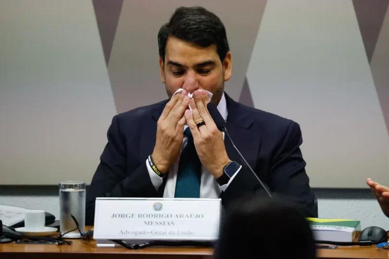 Jorge Messias confirma retorno à Advocacia-Geral da União