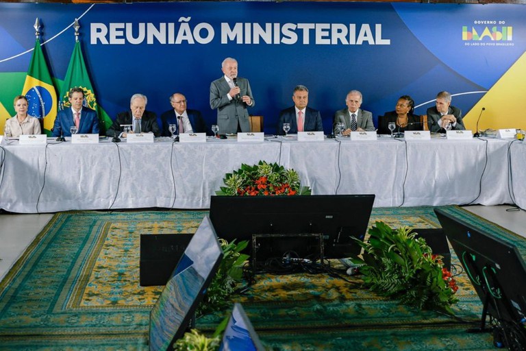 A quatro meses para eleições, Lula realizará reunião ministerial na próxima semana para alinhar ações