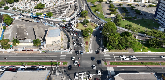 SMTT proíbe conversão à esquerda em cruzamento da Nova Saneamento com a Rio de Janeiro