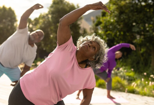 Fisioterapia ressalta os benefícios do exercício físico para a saúde do idoso