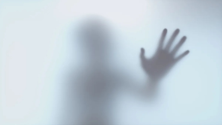 Pesquisa aponta que 41% das mulheres deixaram de sair à noite por medo